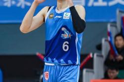 华体会皇马赞助商-核心球员表现出众，引领球队走向成功