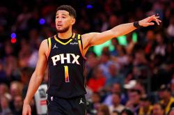 华体会体育APP下载-日本男篮爆冷湖人，布克完成帽子戏法