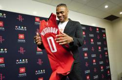 华体会官方入口-顶尖球星大秀绝技，引发球迷热议