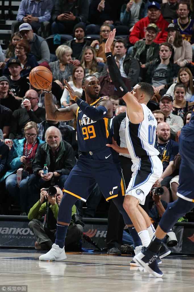 爵士客场胜魔术，豪取四连胜