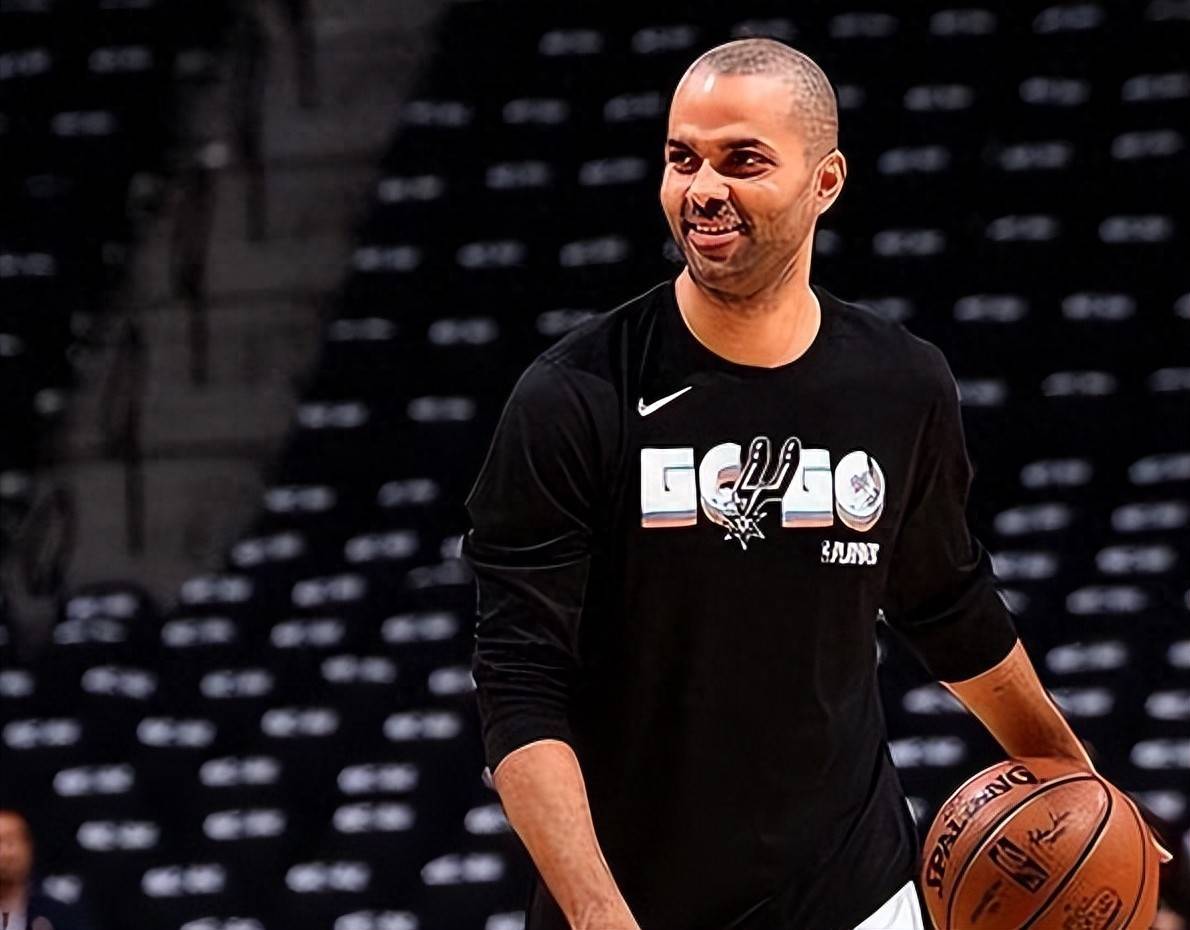 马刺大胜骑士，帕克砍24分