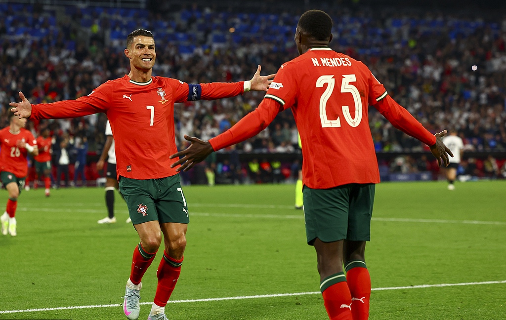 葡萄牙队在欧国联半决赛中逆袭成功