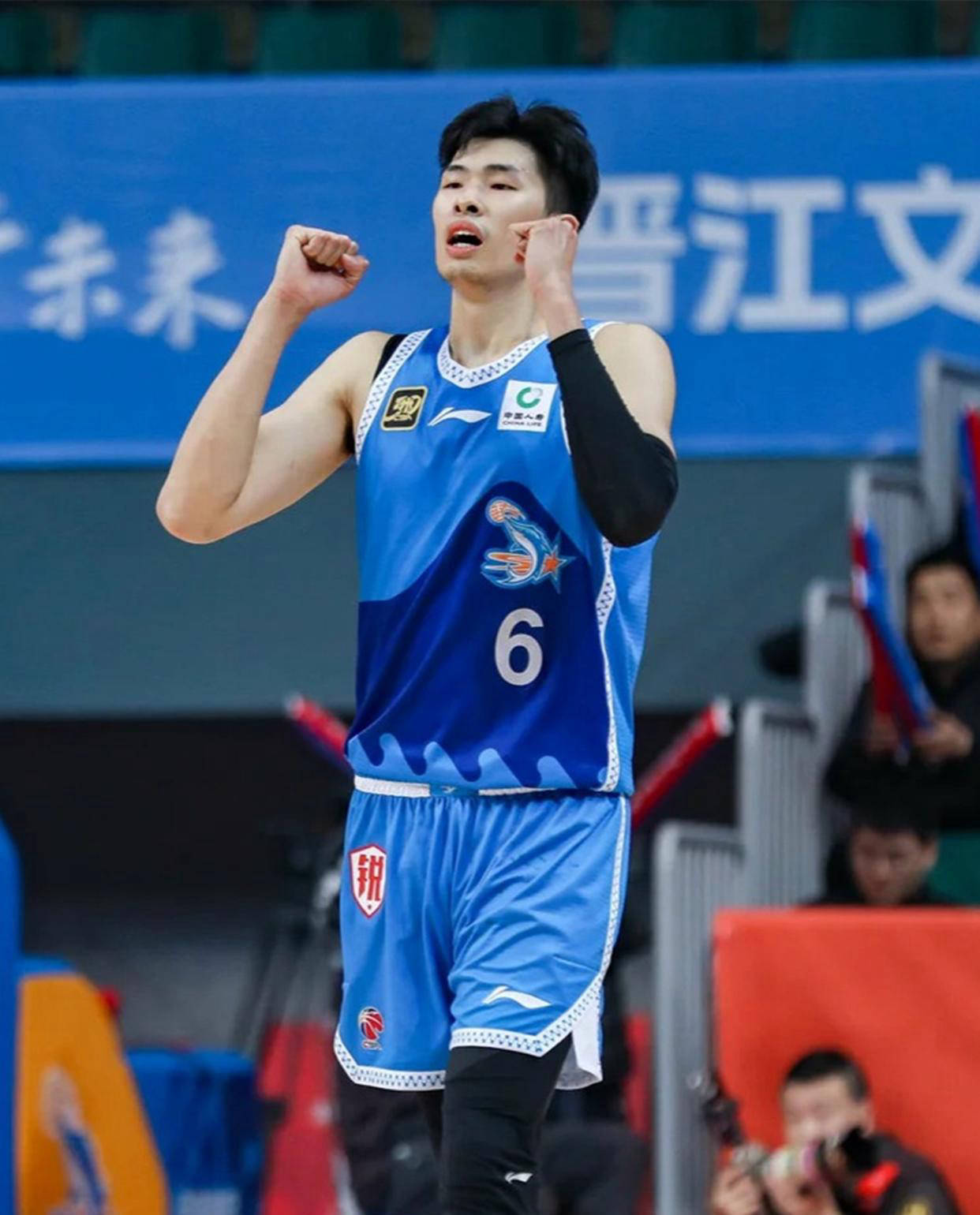 核心球员表现出众，引领球队走向成功