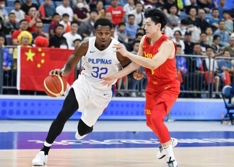 菲律宾男篮碾压意大利男篮，加里纳利绝境逆转