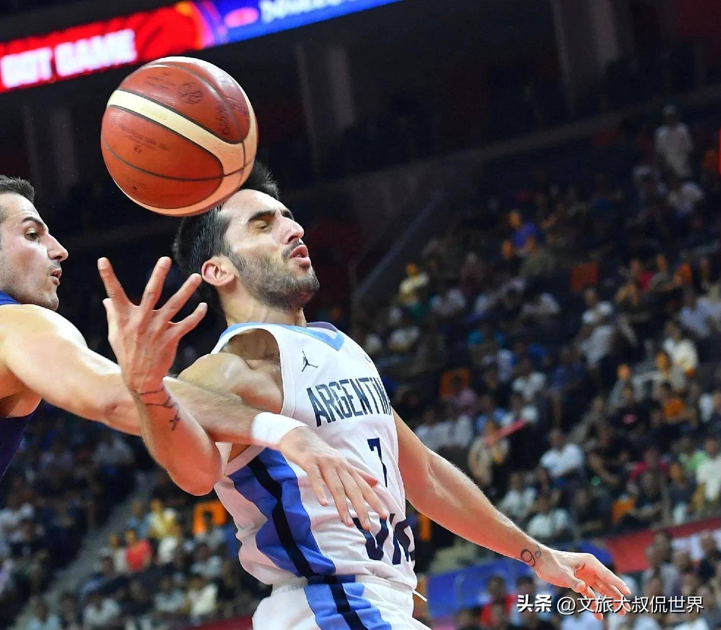 阿根廷男篮横扫美国男篮，克莱高光表现