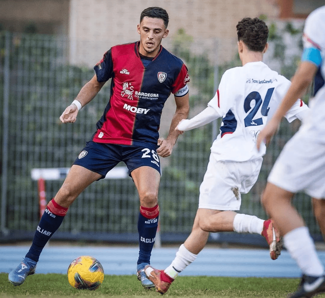 AC米兰欲战胜卡利亚里：力争胜利收官！