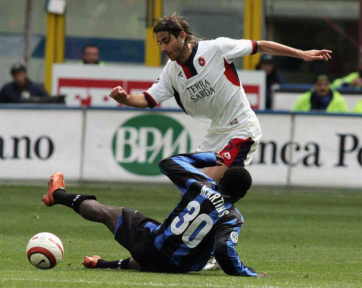 联赛中球队表现出色，取得连胜